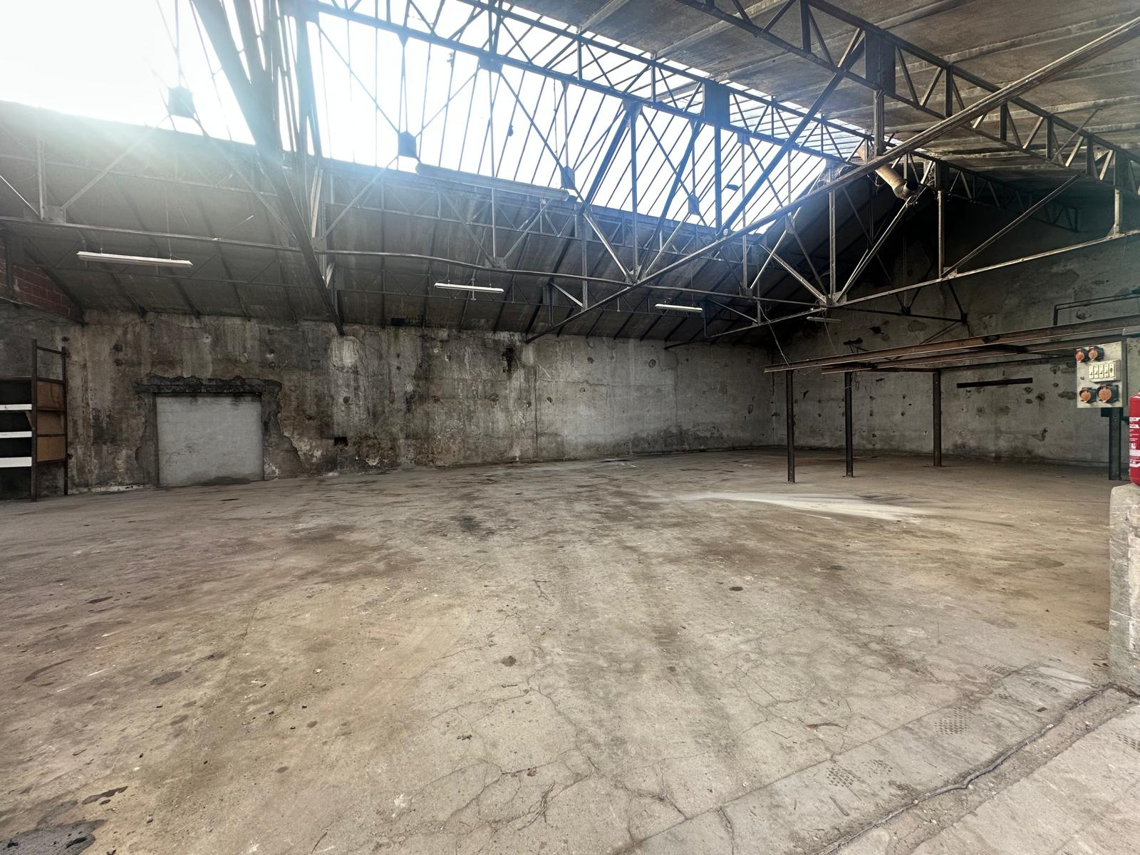 Image_8, Entrepôt, Sainte-Sigolène, ref :0335